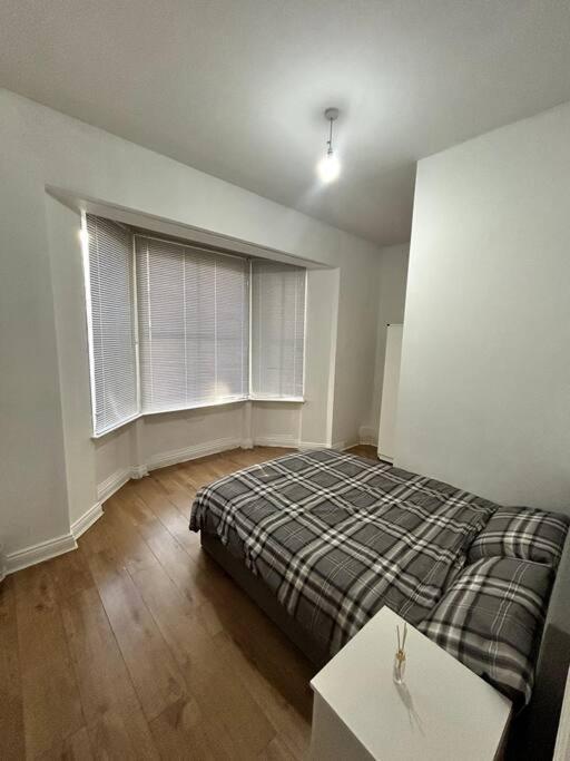 Leicester Spacious Flat With Free Parking Esterno foto