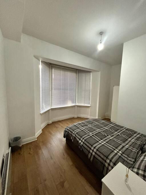 Leicester Spacious Flat With Free Parking Esterno foto
