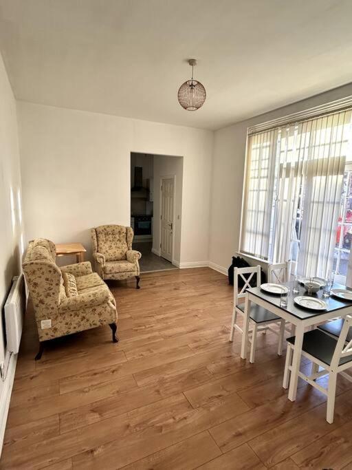 Leicester Spacious Flat With Free Parking Esterno foto