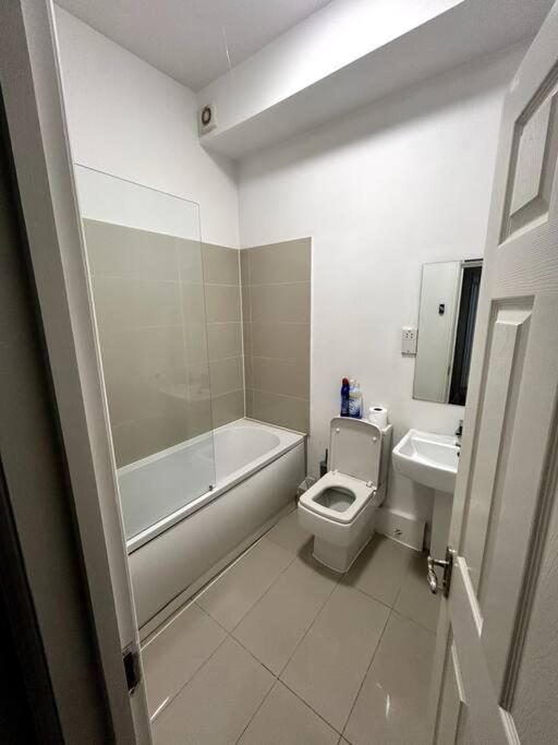 Leicester Spacious Flat With Free Parking Esterno foto